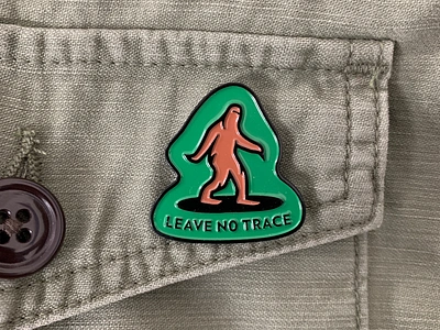 Leave No Trace Pin advencher enamelpin illustration pin