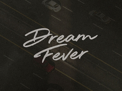 Dream Fever Font