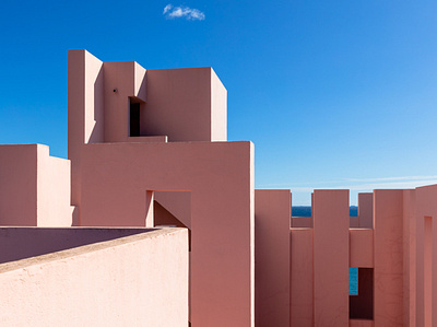 The Red Wall III muralla roja