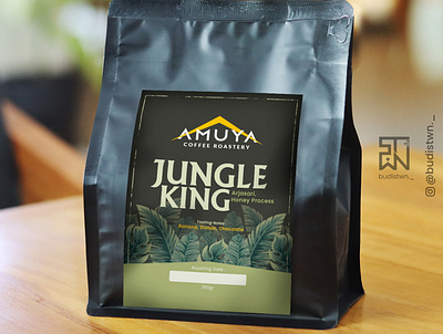Standing Pouch Jungle King mockup