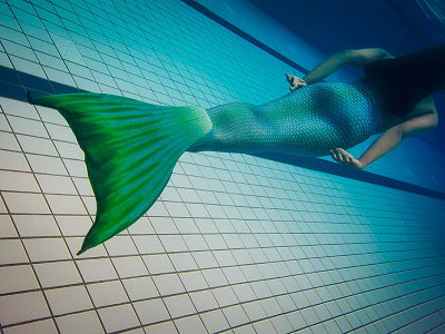 poolmaid° design illustration kerstin kuntze leica photography pool pop sport swimming underwaterphotography