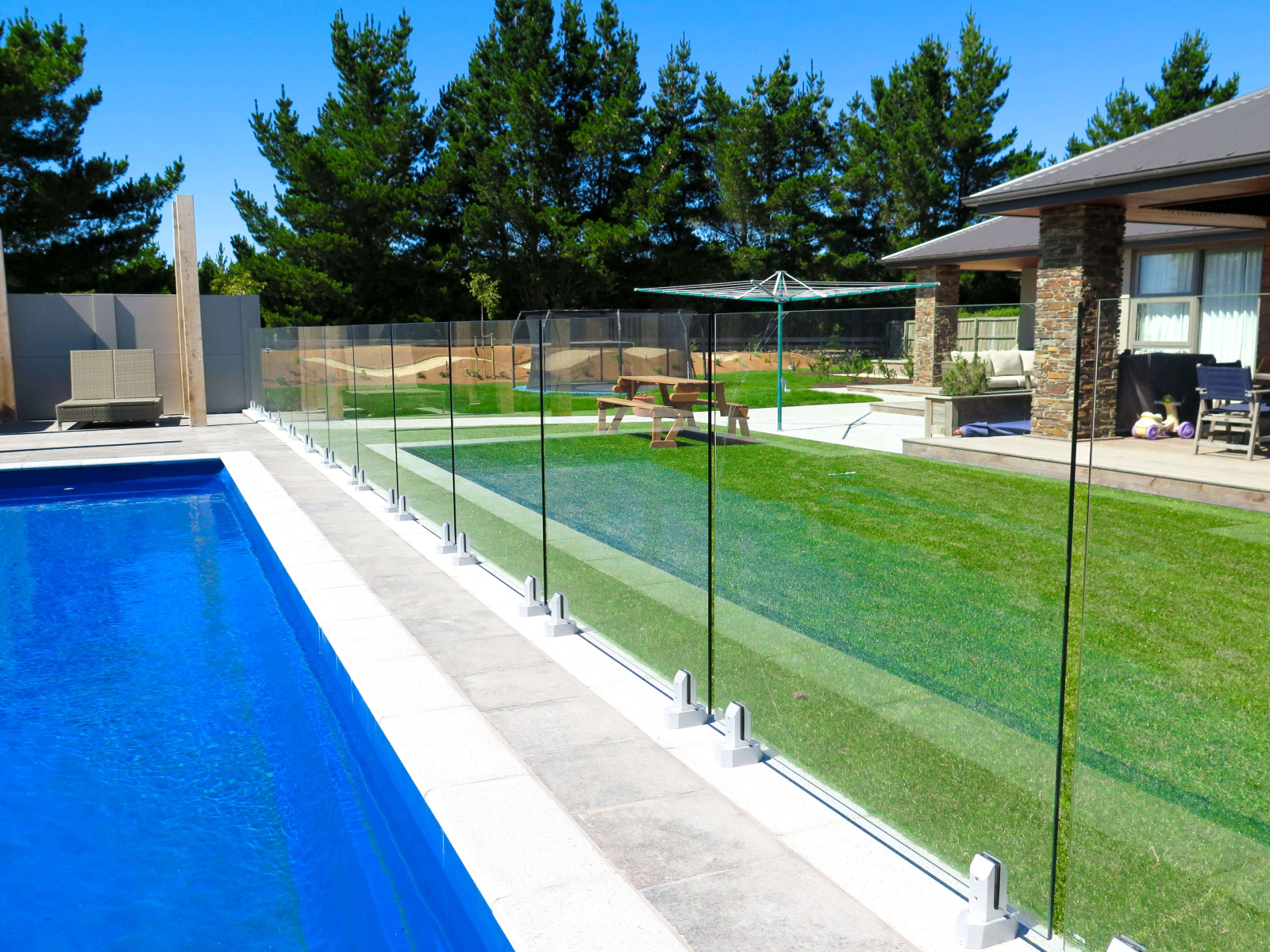 how-to-install-glass-pool-fencing-glassmate-installation-tool