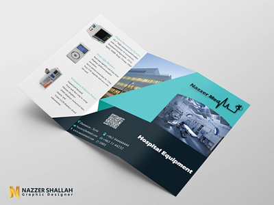 Nazeer med brochure