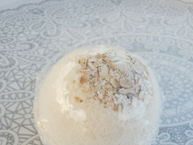 Shop Oatmeal & Honey Bath Bombs with Rings - Bombbeauty