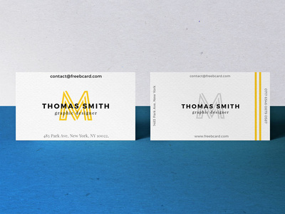 Realistic Business Card Mock-Up #02 (Free Dowload)