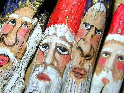 One is angry. christmas decoration driftwood handmade handpainted meloearth ornaments wood