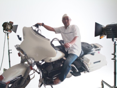 Photo sitting on a motorbike HD