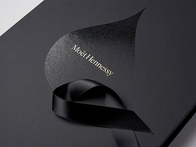 Moët Hennessy Book cover book edition fedrigoni form grain graphicdesign script vector