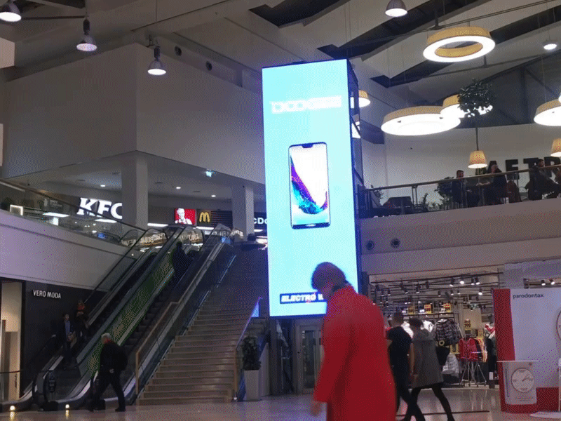 Outdoor ad in shopping mall Prague