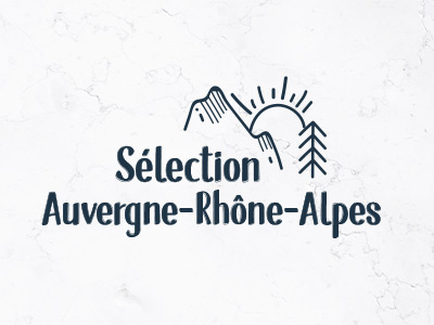 Sélection Auvergne Rhône-Alpes icotype logo logotype montagne nature sapin soleil typo