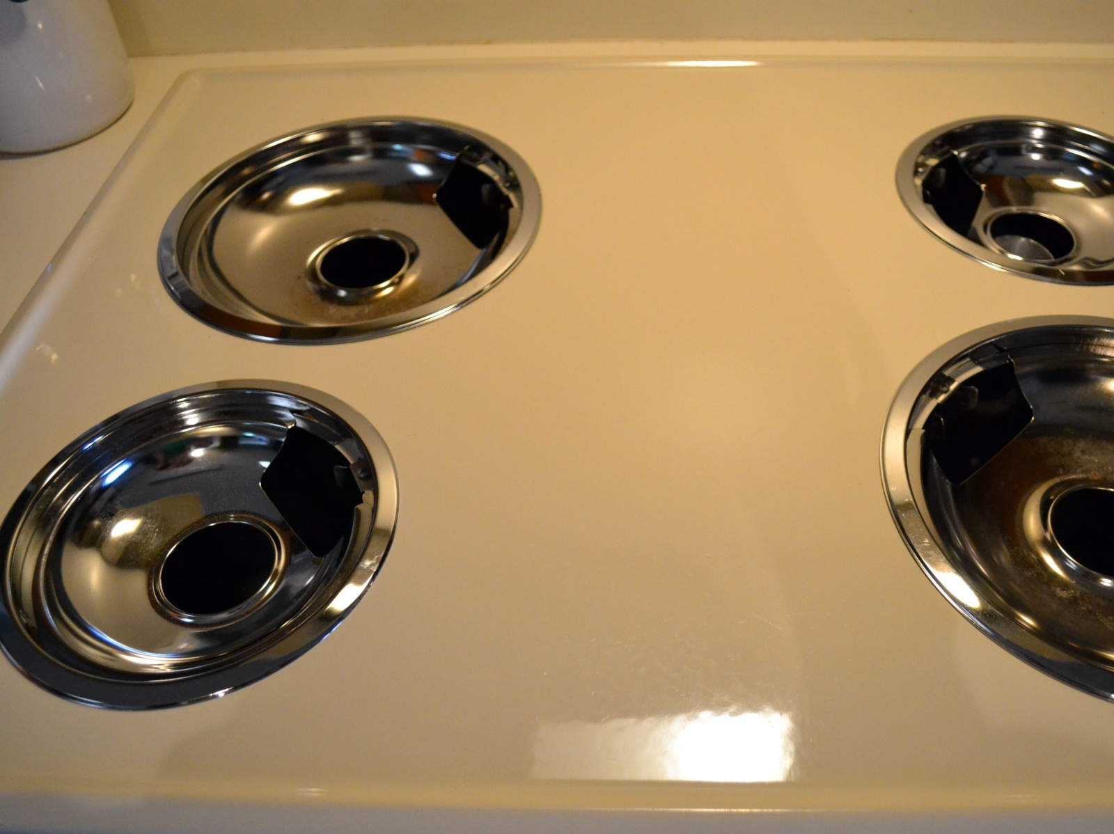 How to Clean Stove Drip Pans In 2022 by thekitchen central on Dribbble