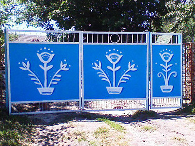Floral motif on the gate in Village floral mural traditional