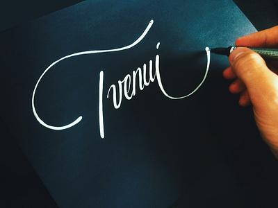 Tvenui (For Twain) classic flow lettering literature name script type