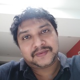 Venkatesh | Sr. UI / UX Product Designer (web & Mobile Apps)