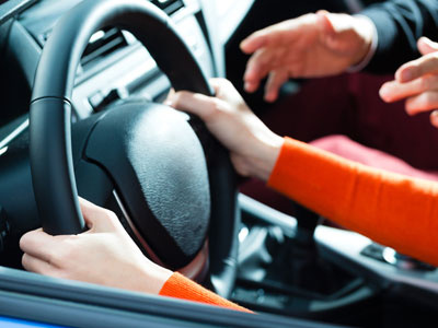 Know the things before go for the driving lessons near me