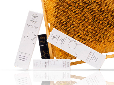 Apigen Royal Packaging bee bees cosmetics hotstamping logo packaging venom
