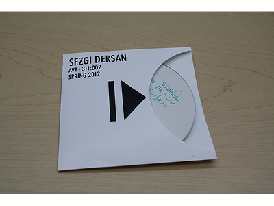 "Eject" disc sleeve packaging