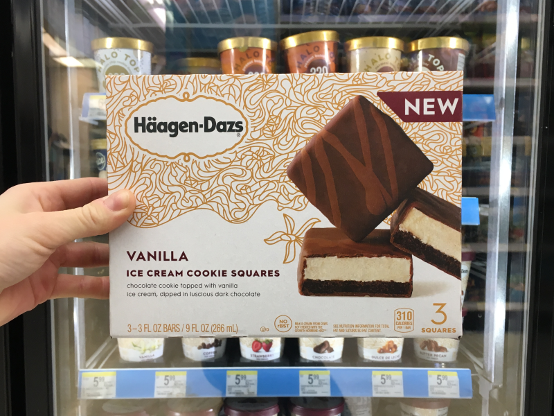Häagen-Dazs Vanilla Ice Cream Cookie Squares brand vanilla chocolate art direction graphic design food packaging food food and drink new product consumer goods package design packaging dessert icecream