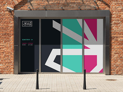 Free Window Sign PSD Mockup