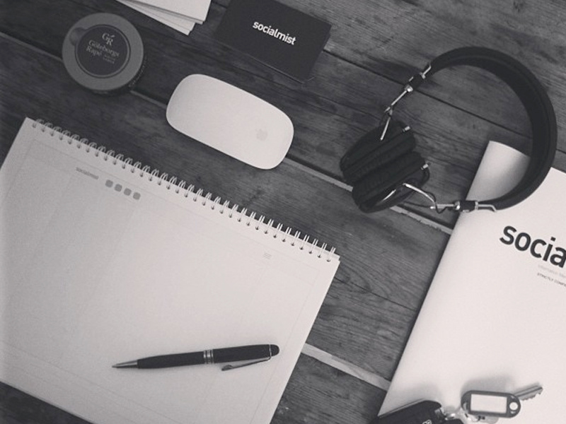 Essentials headphones snus mac imac mbp pen sketch