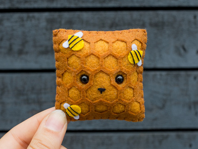 091 bees face felt handmade honeycomb sewing the100dayproject