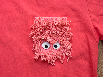 045 👕👀 eyes felt fur fuzzy handmade monster pocket t shirt the100dayproject yarn
