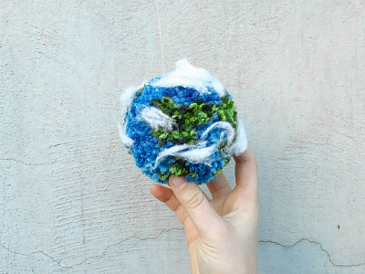 018 🌎 earth handmade pom pom the100dayproject yarn