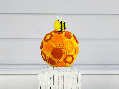 028 🐝 bee handmade hexagon hive pom pom the100dayproject yarn