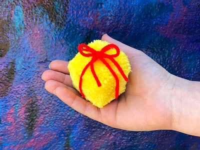 034 🎁 gift handmade pom pom present the100dayproject yarn