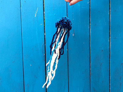 042 🎐 handmade jellyfish pom pom the100dayproject yarn