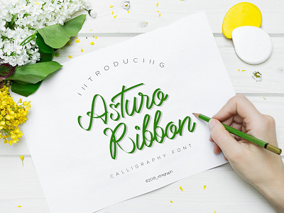 Asturo Ribbon Script Handlettering