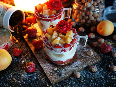 Dessert from curd and fruit