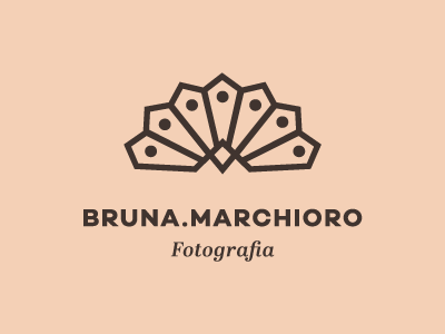 Bruna Marchioro Fotografia branding brazil fan flat icon logo minimal nude peacock photo photography vector