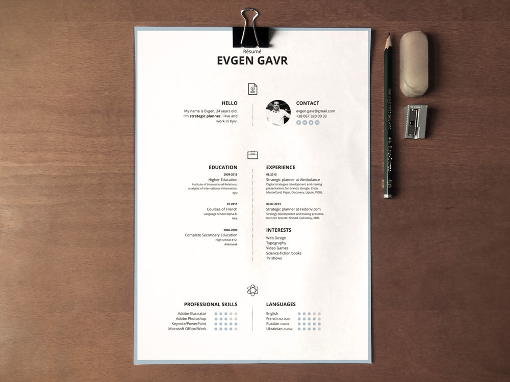 Julian CV on Free template with ... Ma Simple Clean by Design