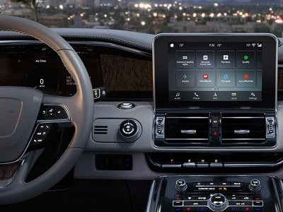 2018 Lincoln Navigator automotive car interface digital dashboard ford hmi infotainment instrument panel lincoln touchscreen