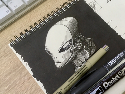 An alien head drawing liner sketch