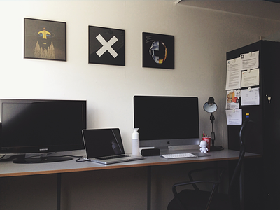 The Workspace apple designer desk dopper imac macbook munny retina room setup vinyl workspace