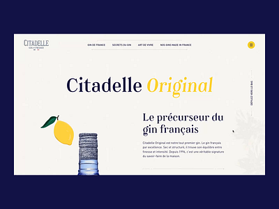 Citadelle Gin - Bottle 360° 360 alcohol art direction blue bottle cocktail craft gin interaction layout medal paper scroll single smooth turn ui webdesign website yellow