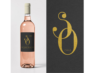 Wine me! logo packaging wine