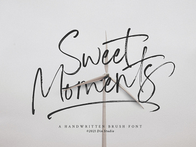 Sweet Moments - Handwritten brush font