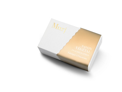 Murj cosmetics logo packaging
