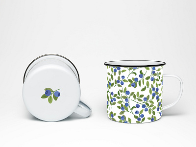 Bilberry pattern on a enamel mug