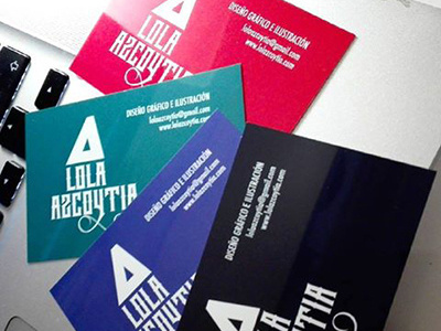 Lola Azcoytia tarjetas brand card