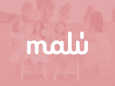 malú: Logo Design