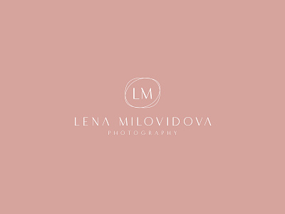 Lena Milovidova (logo photogaphy)