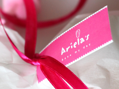 Ariela's / Bake my day pink logo label food branding israel confectioner bakery shop baking home-made cookies
