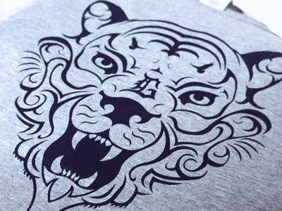 Roar! birds blue detroit g grey teeshirt tiger