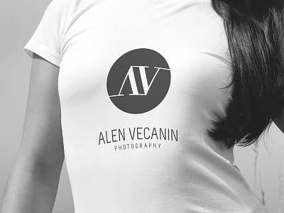 Alen Vecanin logo gray logo photograph session