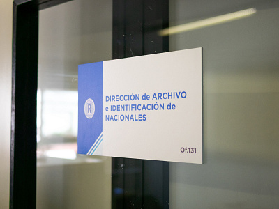 Cartelería interna fábrica Pasaporte y DNI (ReNaPer). argentina brand branding buenos aires dni door graphic graphic design id indoor pasaporte renaper visual visual identity visual communication