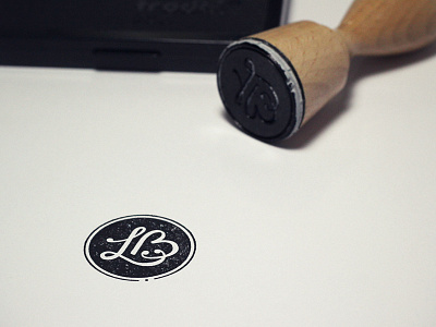 LB Stamp analog calligrafie calligraphy design drucken initialen kalligrafie kalligraphie letter lettering logo paper print script stamp stempel type